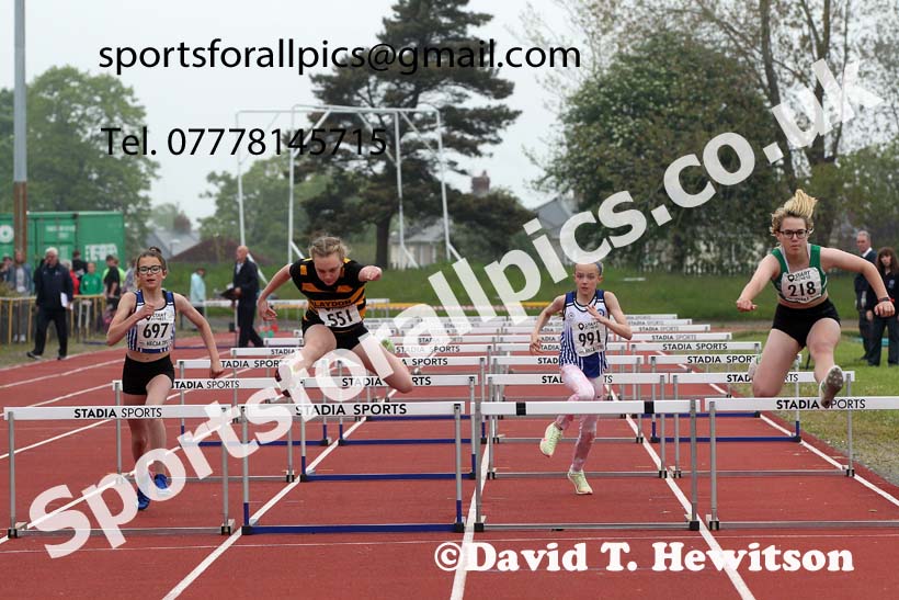 Hurdles, 2021 North East Grand Prix No. 3, Monkton, Wednesday, june 2nd. Photo: David T. Hewitson/Sports for All Pics